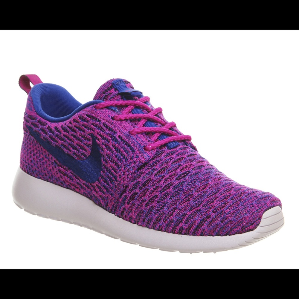 Nike Purple/Blue Roshe Sneaker (Size 6)